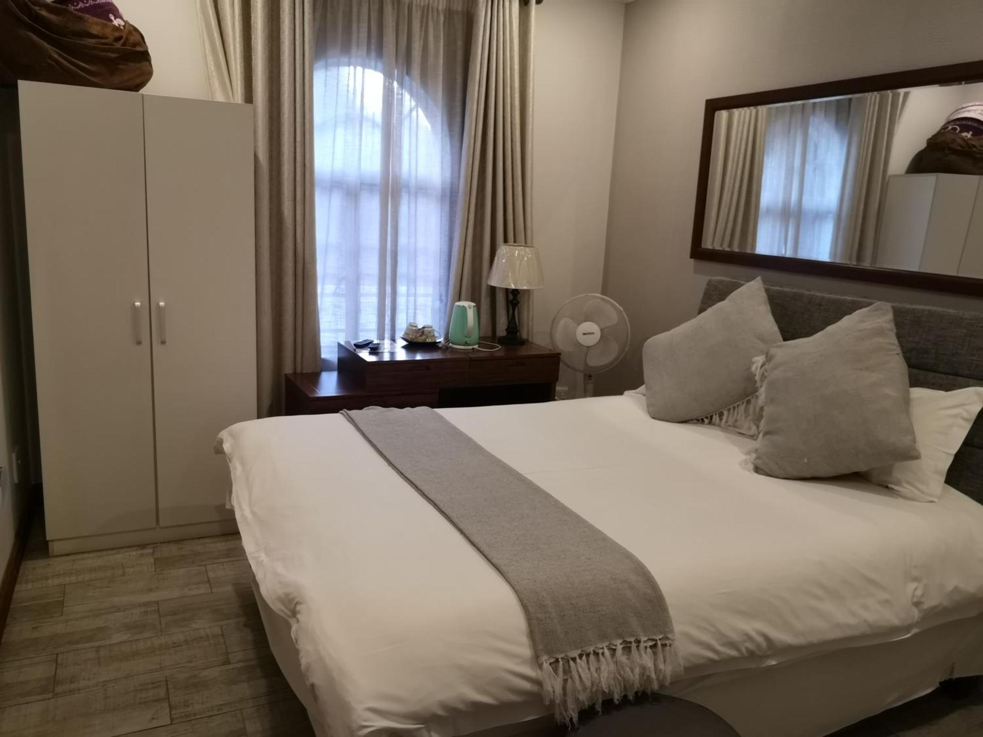 Lotus Guest House Йоханесбург Екстериор снимка
